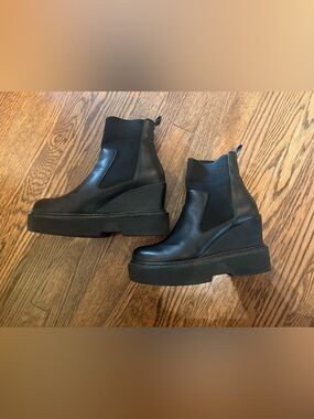 Wishbone black Women's Chelsea-Style Ankle Booties with Knit Collar